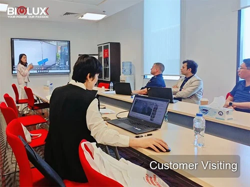 biglux customer visiting mass production workshop of solar surveillance trailer